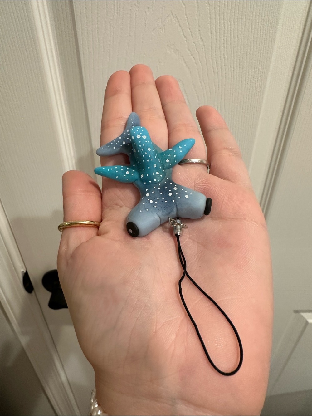 Blue Shark Keychain - Picture 4 of 4